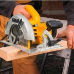 Sierra Circular 7-1/4" 1800W + Maleta DEWALT DWE575K-B2C - Imagen 4