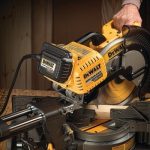 Sierra Ingletadora 12" Doble Bisel 120V Baretool DEWALT DHS790AB - Imagen 6