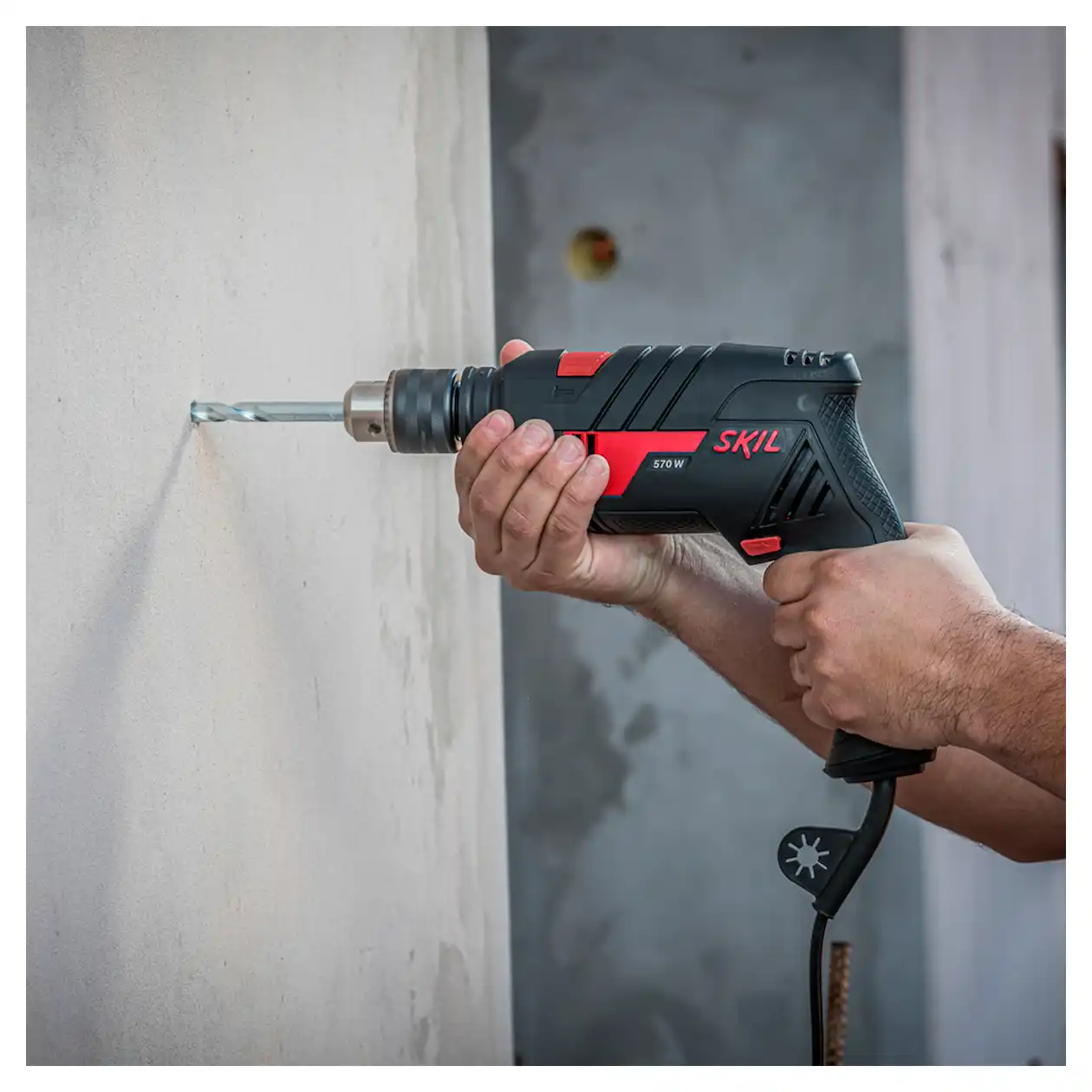 Taladro Percutor 1/2" (13mm) 570W Vel. Variable + 14 Brocas SKIL 6555 - Imagen 6